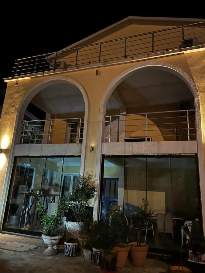 In Villa Guesthouse ซูโตมอเร ภายนอก รูปภาพ