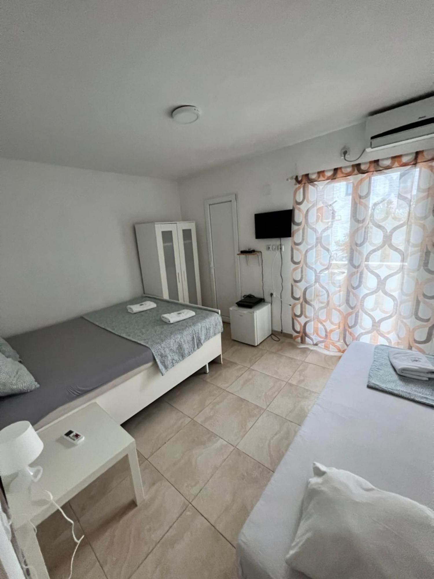 In Villa Guesthouse ซูโตมอเร ภายนอก รูปภาพ