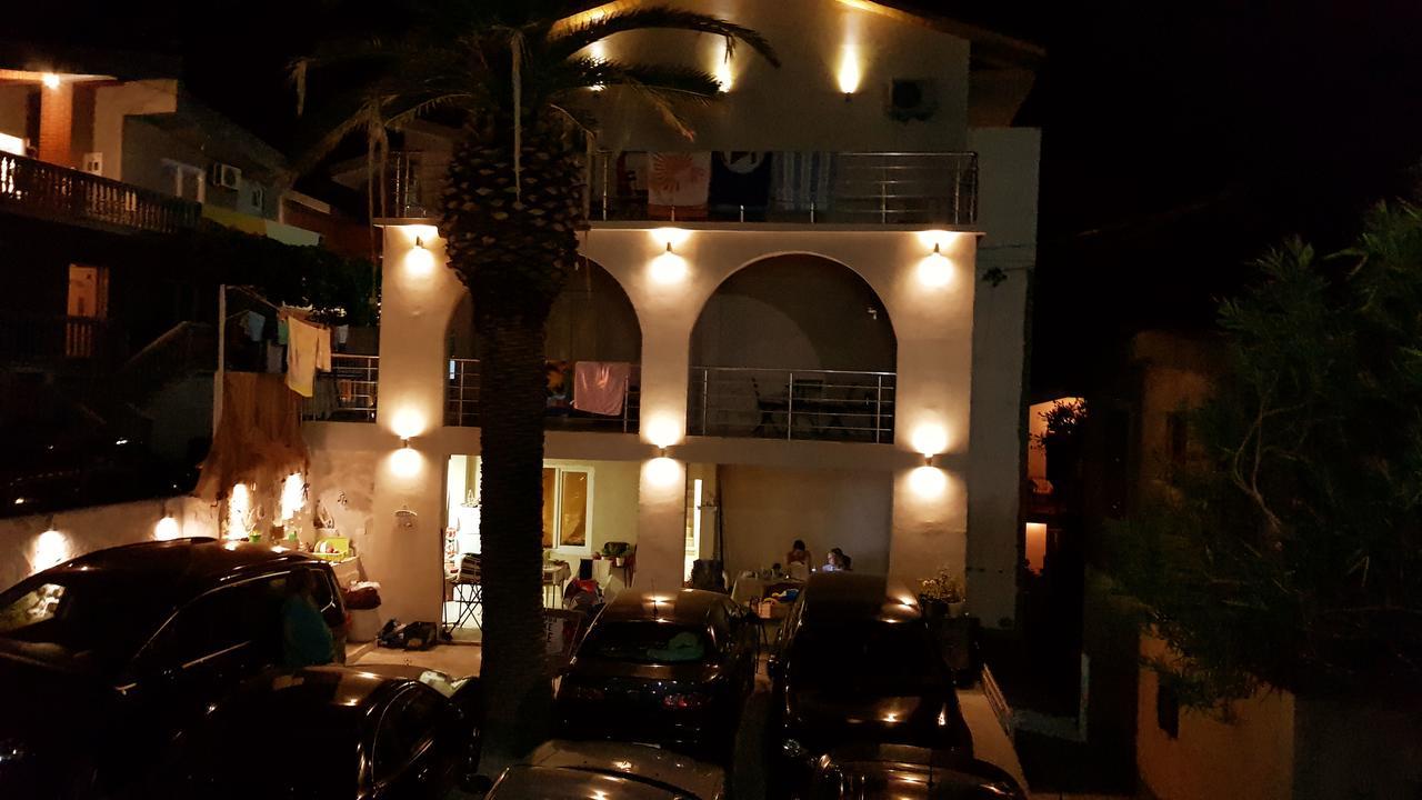 In Villa Guesthouse ซูโตมอเร ภายนอก รูปภาพ