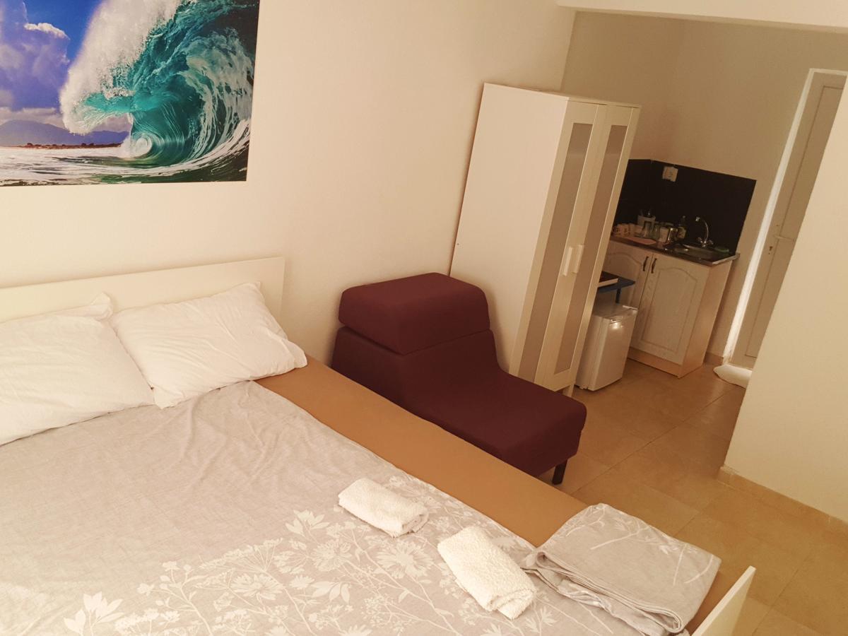 In Villa Guesthouse ซูโตมอเร ภายนอก รูปภาพ